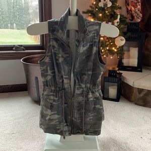 Maurices Camo Vest